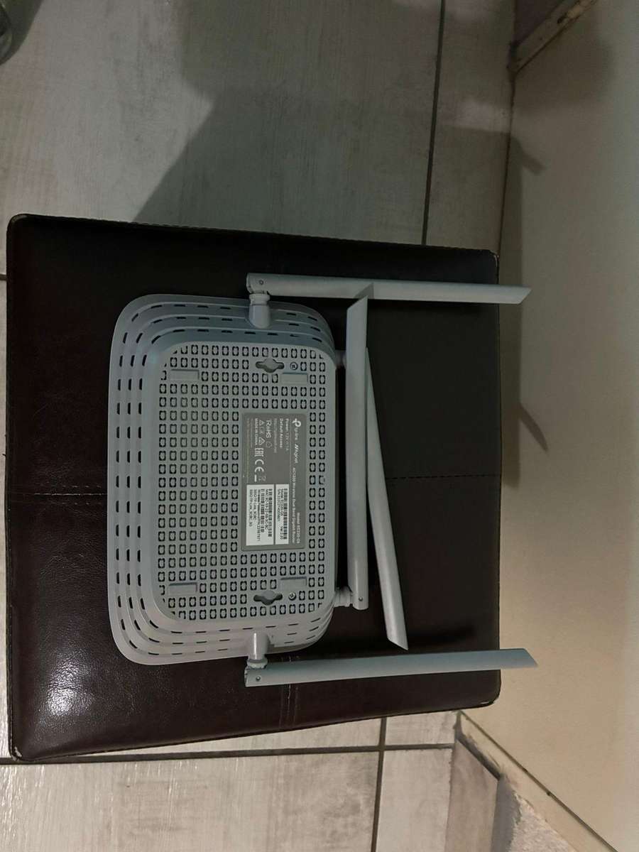 Lot 4 Routers and 1 UPS - 1 BID GETS ALL