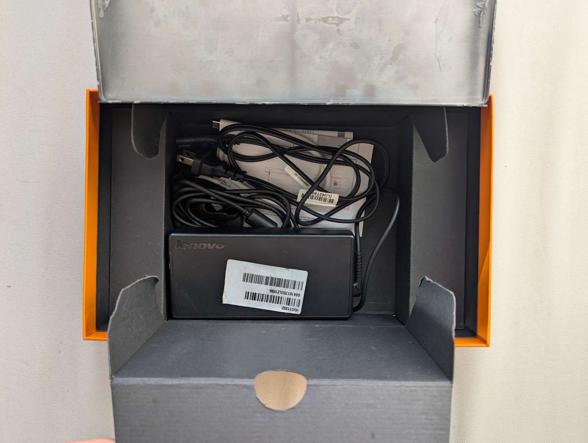 Lenovo Thunderbolt 3 Graphics Dock G0A10170UL GeForce GTX 1050 (FOR PARTS, NOT WORKING)