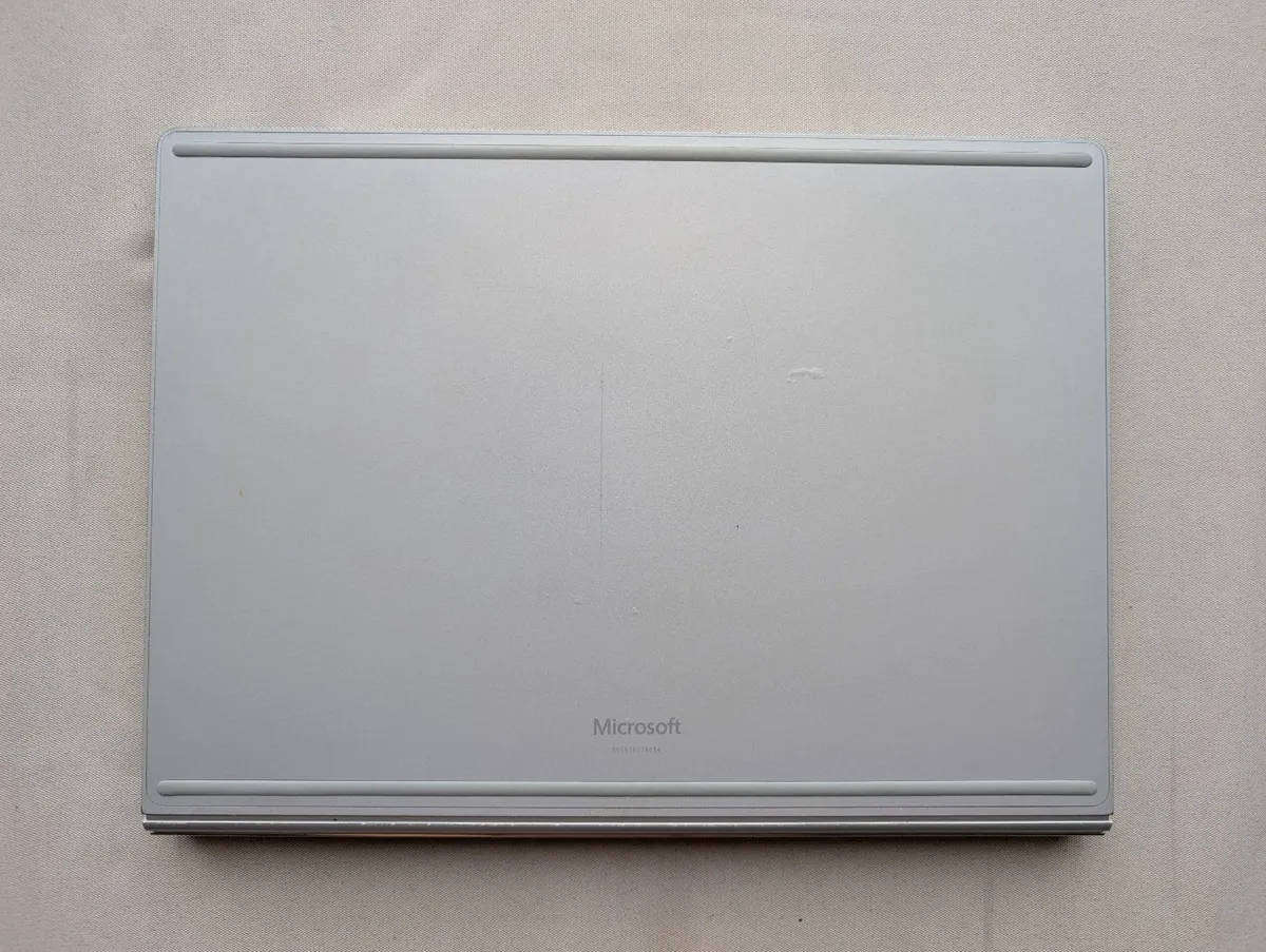 Microsoft 2-in-1 Surface Book 2 | i5-8350U 8GB | 256GB SSD | Win11 Pro | UK Keyboard | 13.5" Screen