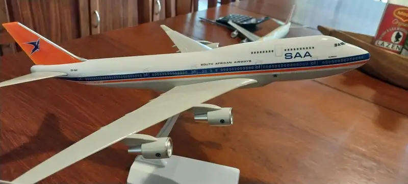 Boeing 747-400 South African Airways ZS-SAV Durban 1/200 Scale Model