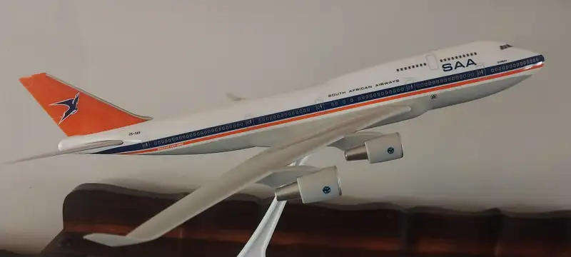 Boeing 747-400 South African Airways ZS-SAV Durban 1/200 Scale Model