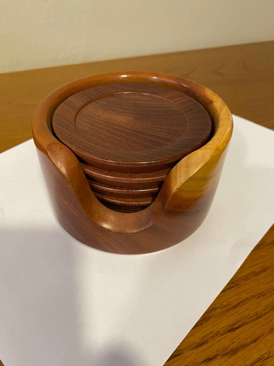 Solid wood coaster holder with 6 solid wood coasters