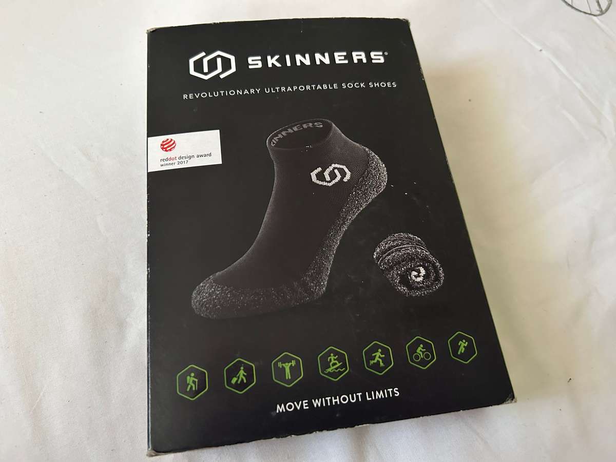 Skinners Sock Shoes Black 43-44 Large