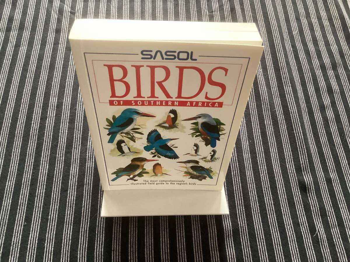 SASOL BIRDS of SOUTHERN AFRICA. Softcover in a new condition.