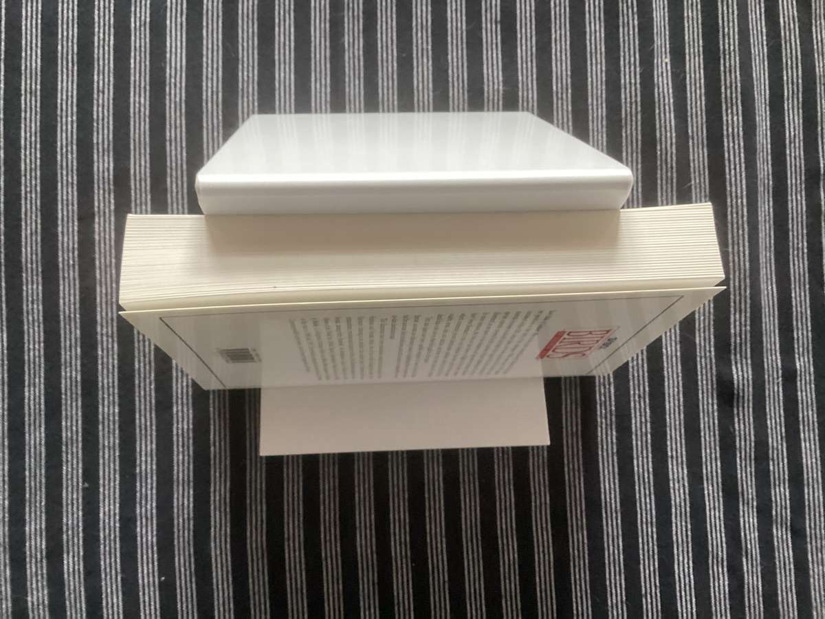 SASOL BIRDS of SOUTHERN AFRICA. Softcover in a new condition.