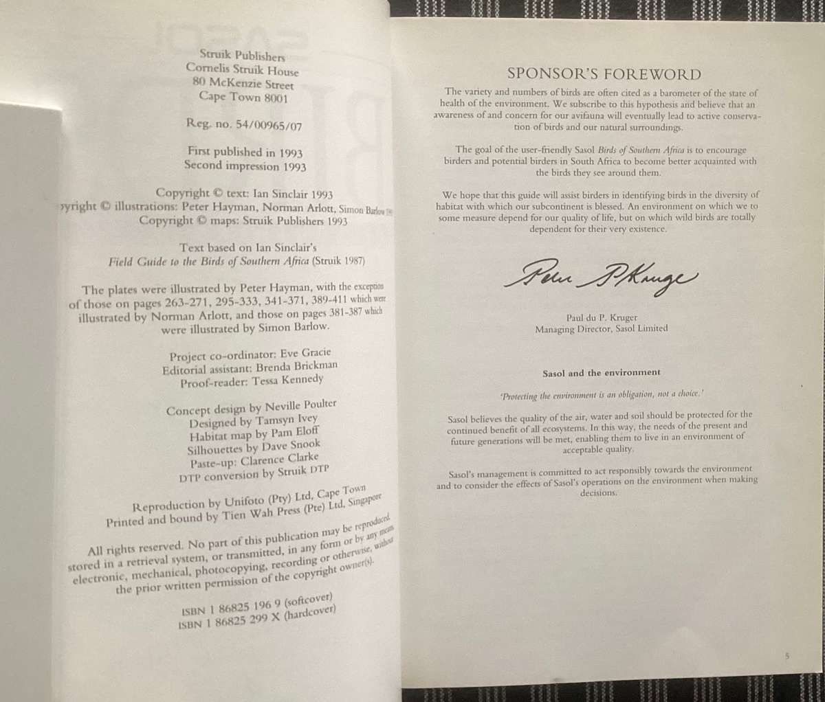 SASOL BIRDS of SOUTHERN AFRICA. Softcover in a new condition.