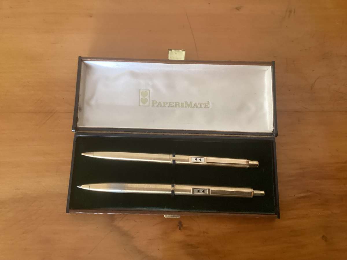 Papermate Brushed Gold Plated Double Heart Vintage Pen & Twist Pencil Set.