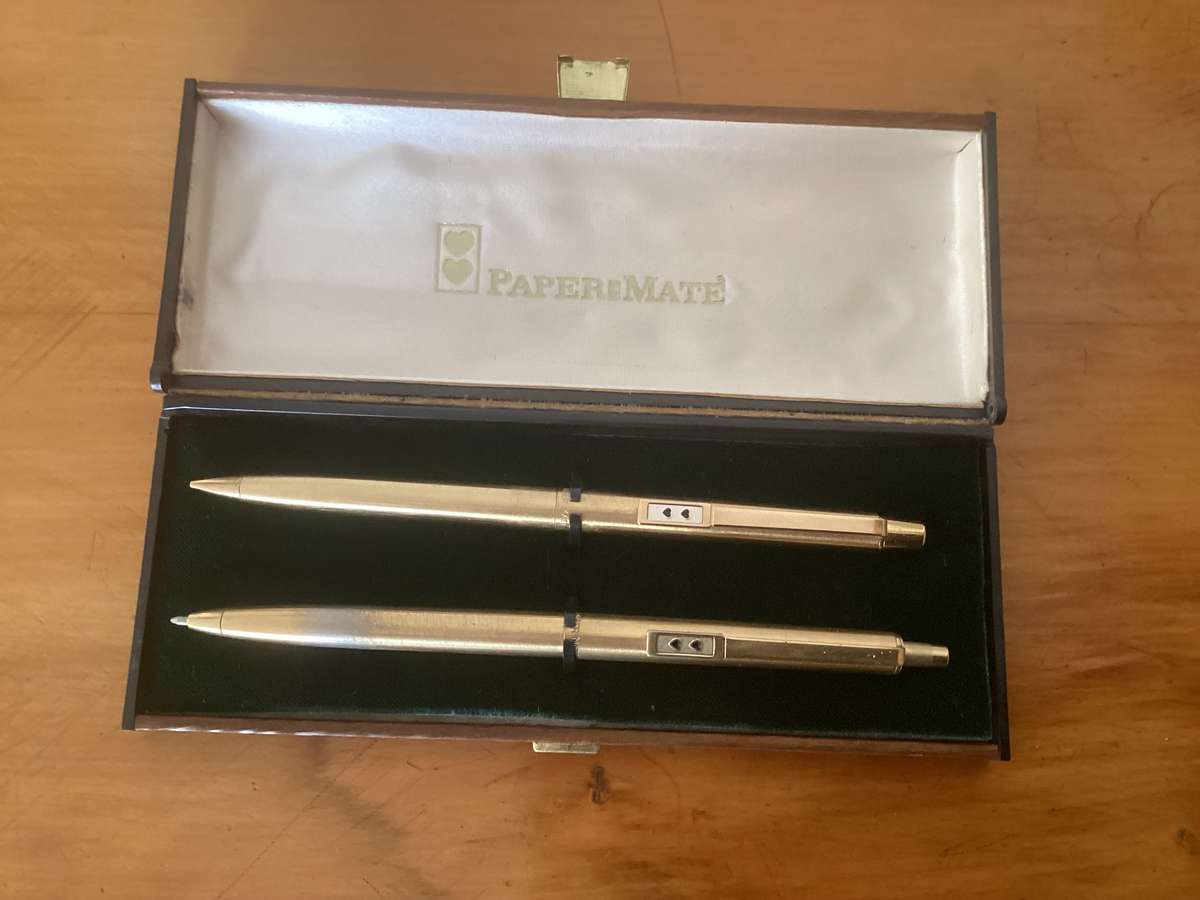 Papermate Brushed Gold Plated Double Heart Vintage Pen & Twist Pencil Set.