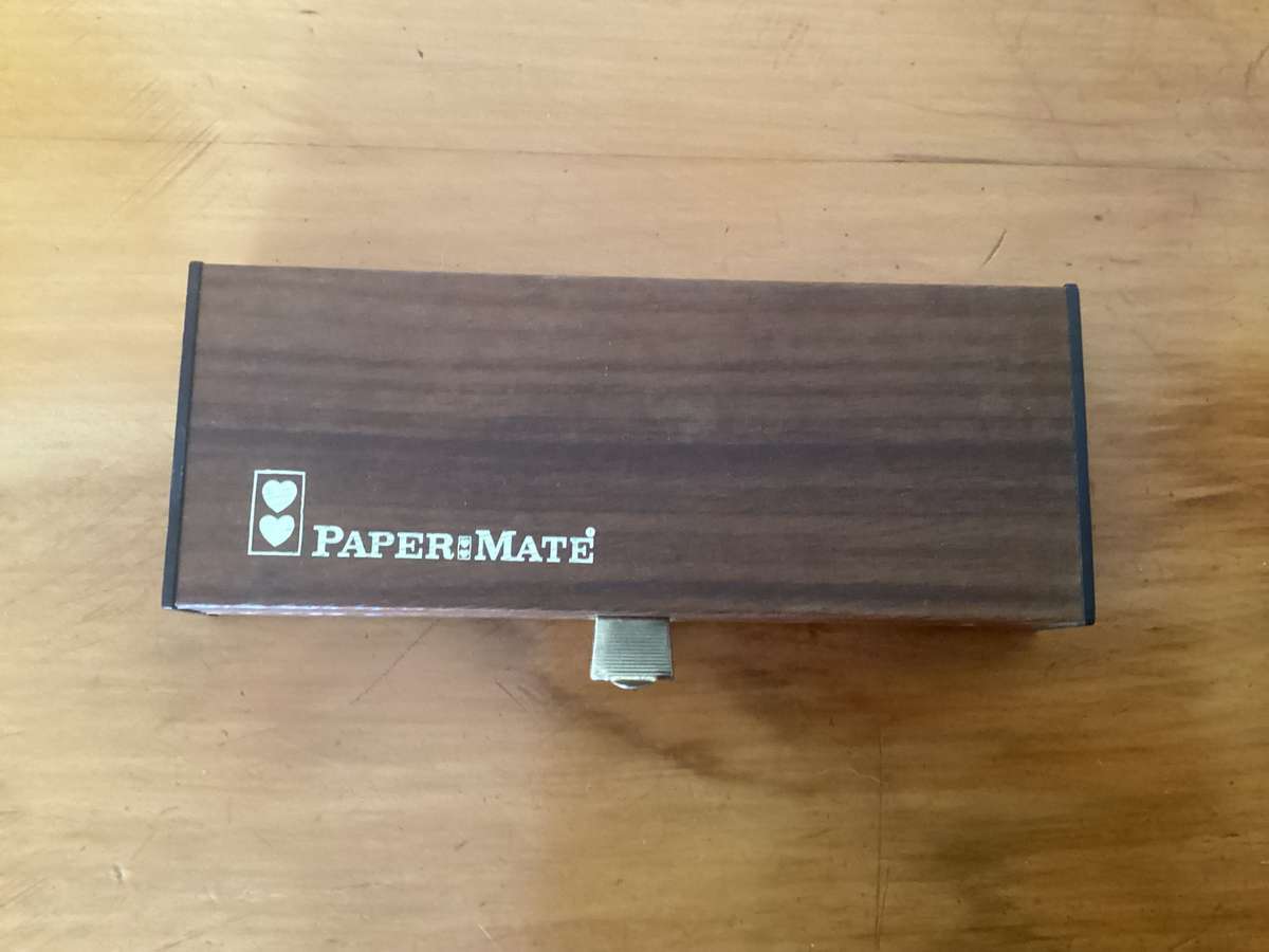 Papermate Brushed Gold Plated Double Heart Vintage Pen & Twist Pencil Set.