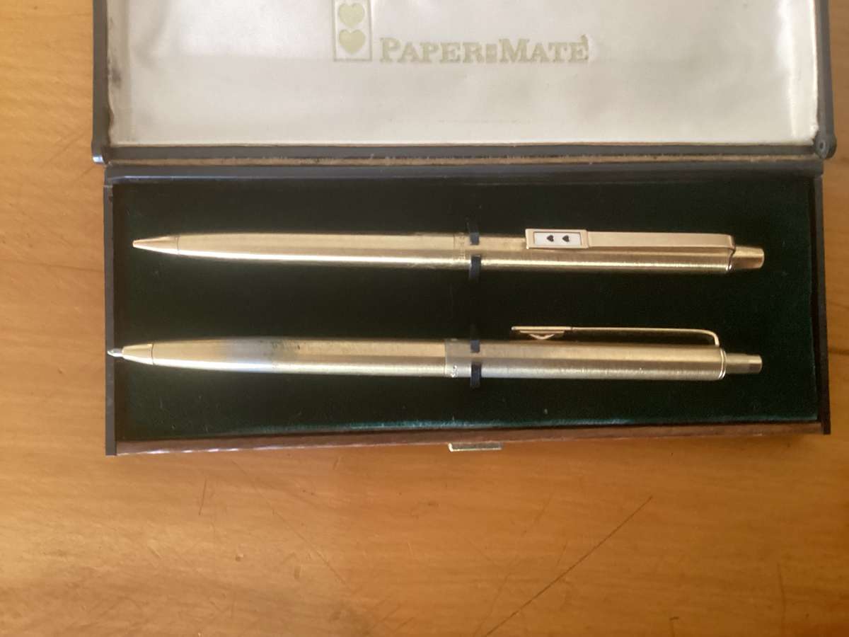 Papermate Brushed Gold Plated Double Heart Vintage Pen & Twist Pencil Set.