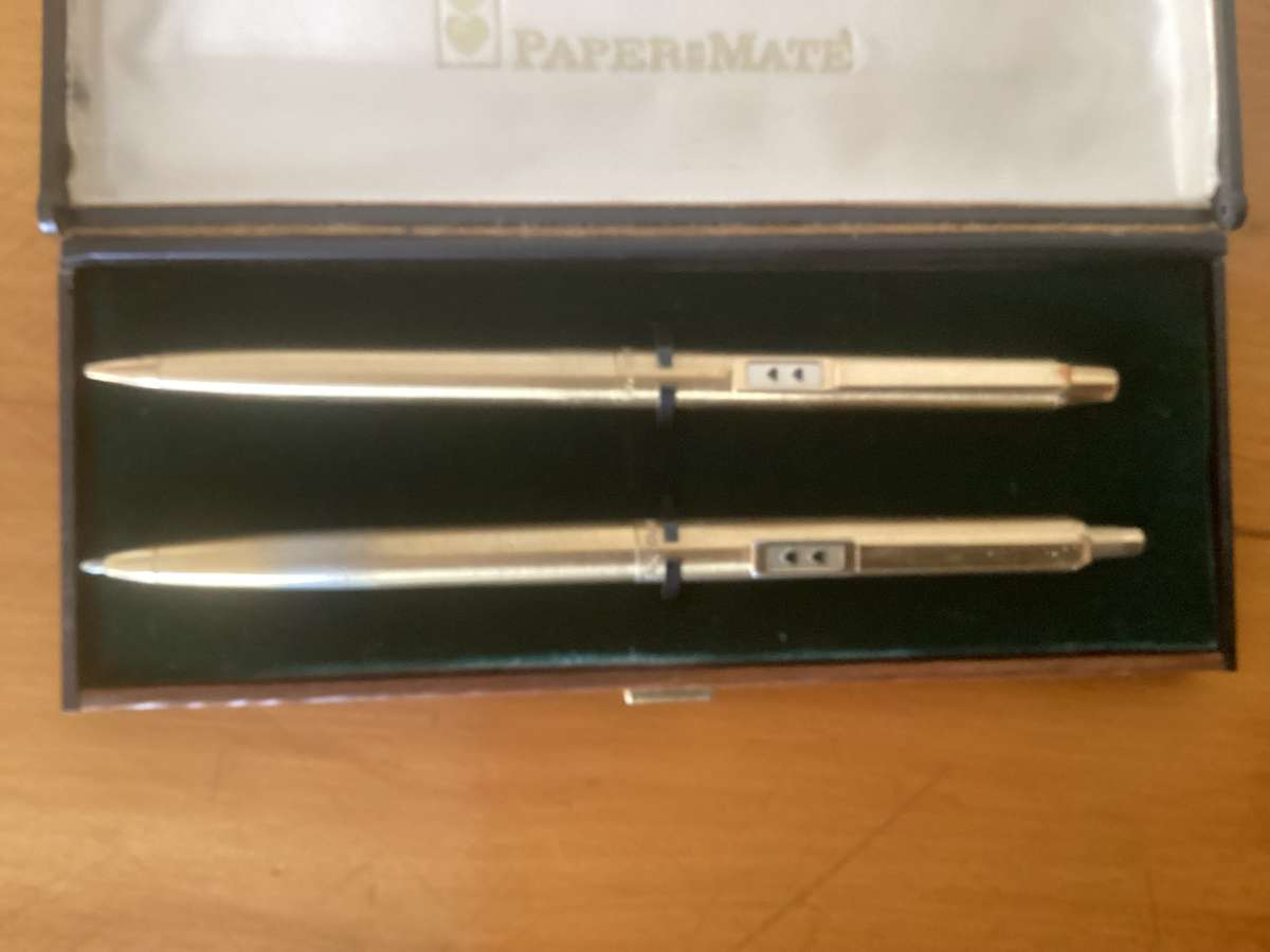 Papermate Brushed Gold Plated Double Heart Vintage Pen & Twist Pencil Set.