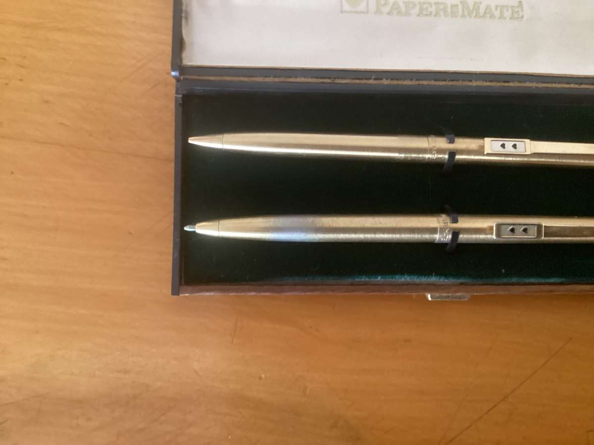 Papermate Brushed Gold Plated Double Heart Vintage Pen & Twist Pencil Set.