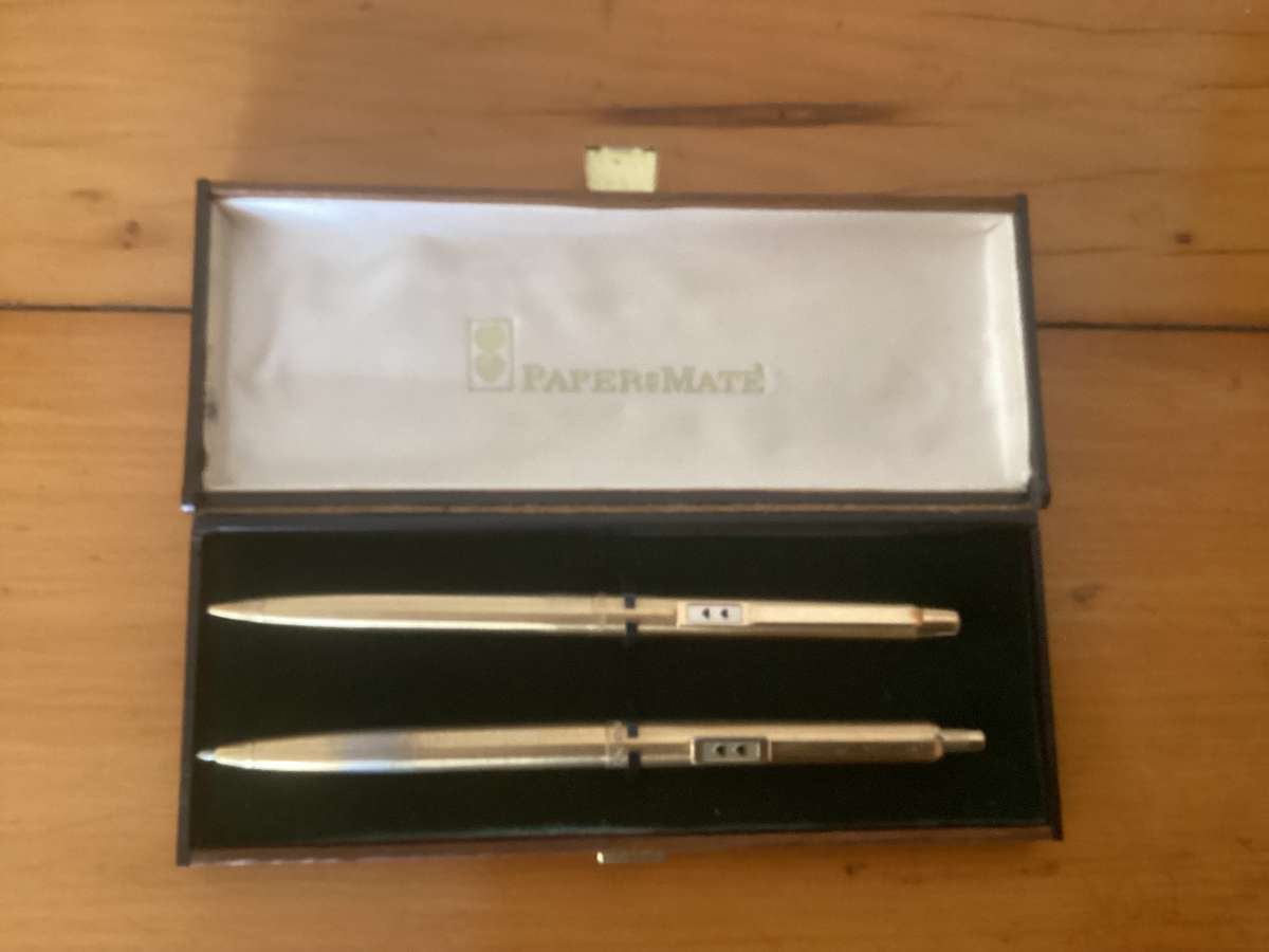 Papermate Brushed Gold Plated Double Heart Vintage Pen & Twist Pencil Set.