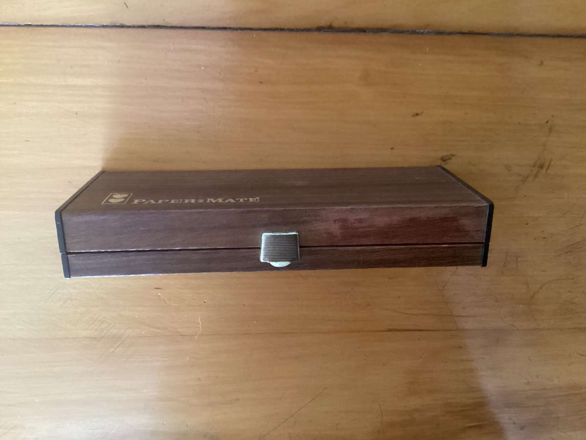 Papermate Brushed Gold Plated Double Heart Vintage Pen & Twist Pencil Set.