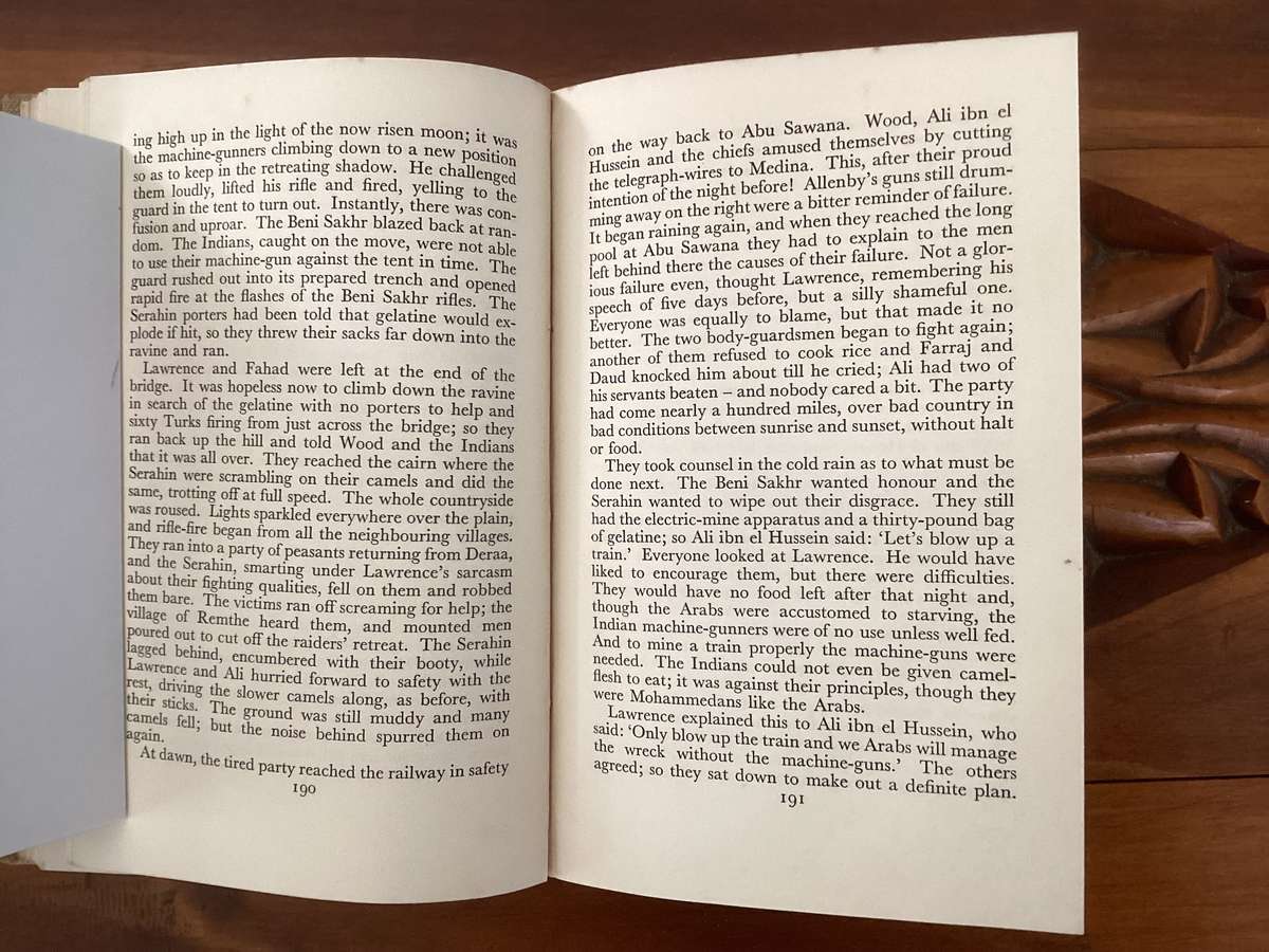 Lawrence And The Arabs. 1934 collectors concise edition. Robert Graves. Hardcover.