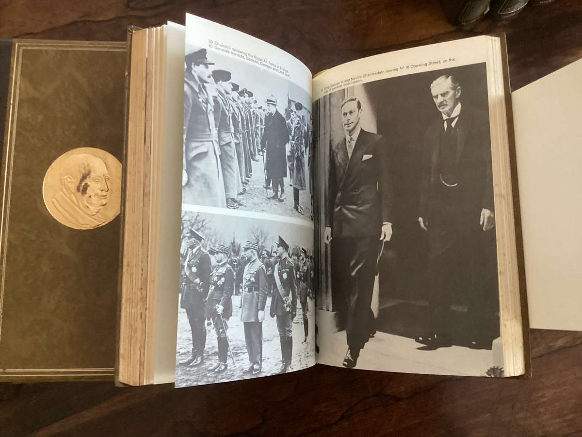 Winston S Churchill. THE SECOND WORLD WAR. Vols I - XII. Heron Books, Faux Leather.