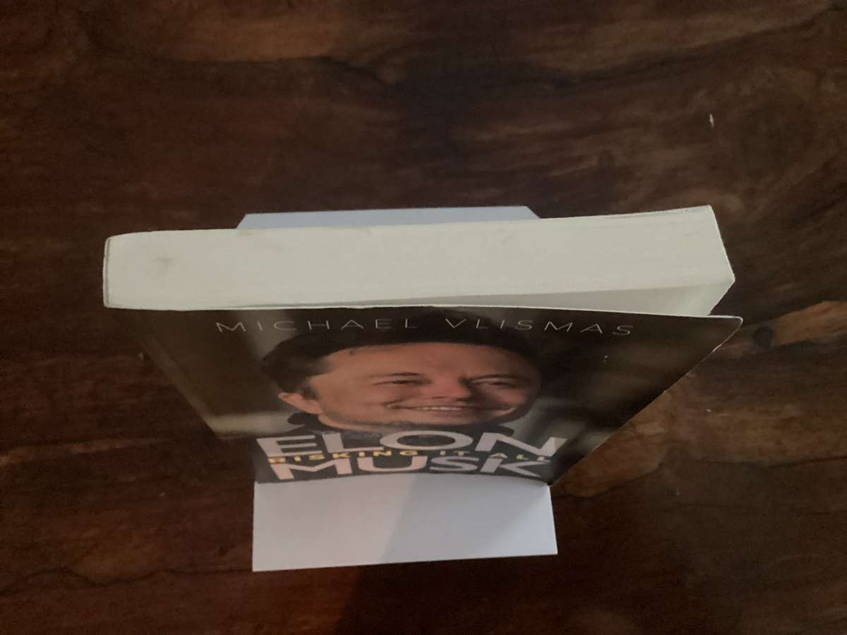 ELON MUSK Risking it all (2022), by Michael Vlismas. Paperback in V Good condition.