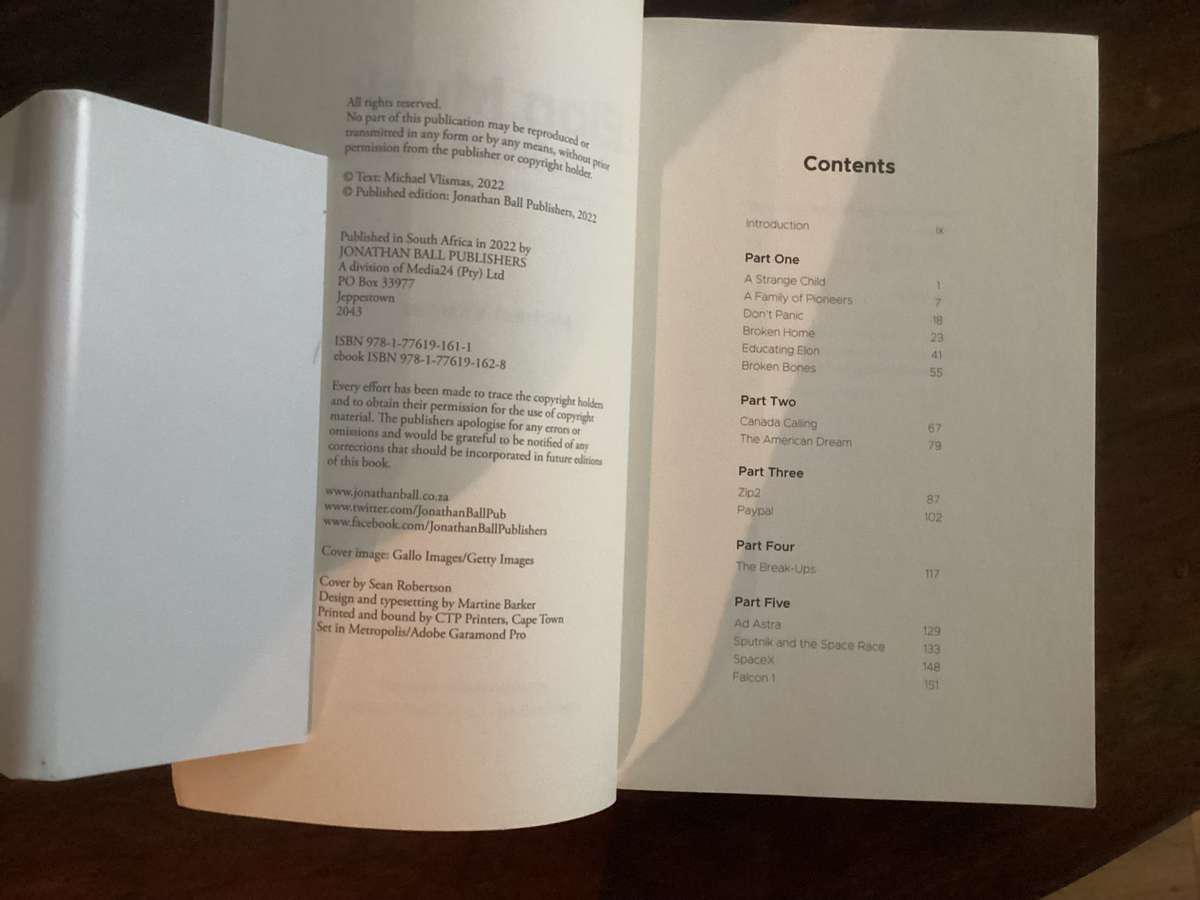 ELON MUSK Risking it all (2022), by Michael Vlismas. Paperback in V Good condition.