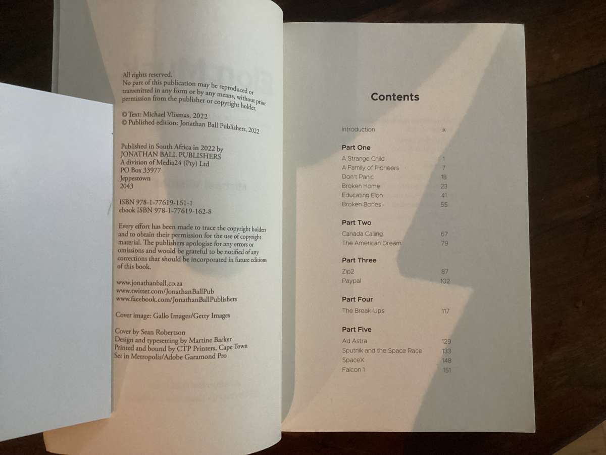 ELON MUSK Risking it all (2022), by Michael Vlismas. Paperback in V Good condition.