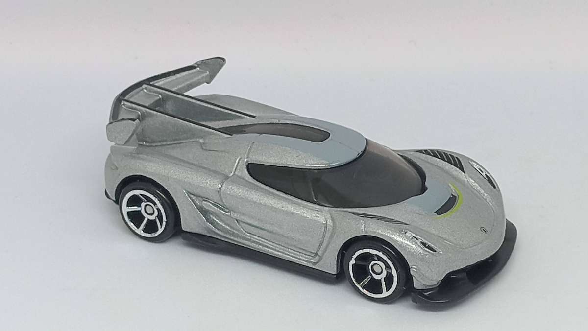 Koenigsegg Jesko Hot Wheels 1/64 scale
