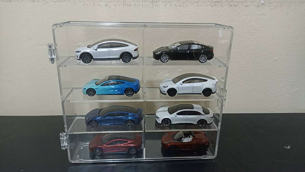 Acrylic 8 car display rack for 1/64 scale vehicles with door (door clip damaged)