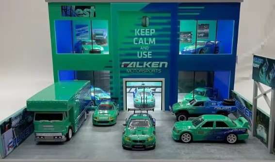 Simtec Falken Double Storey Dealership Diorama 1/64 scale with some free cars