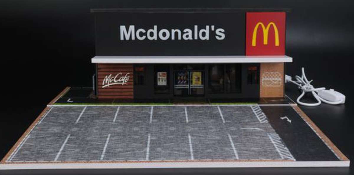 G Fans McDonalds Diorama 1/64 scale