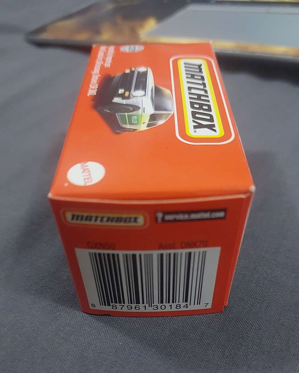 MATCHBOX 1976 VOLKSWAGEN GOLF MK1 (sealed)