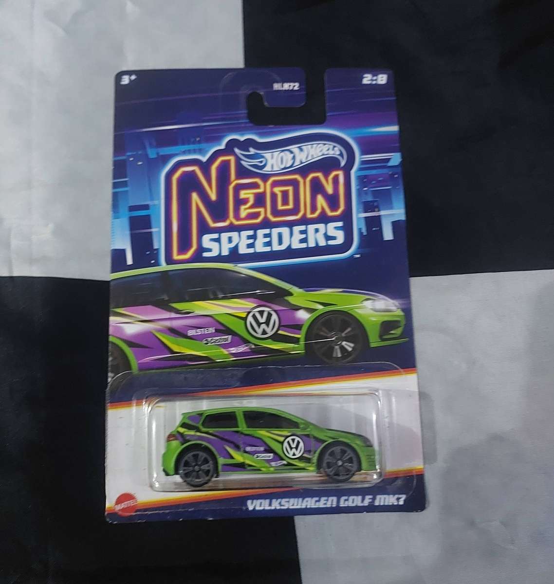 Hot Wheels Toon VW Volkswagen Golf MK7 (Neon Speeders)