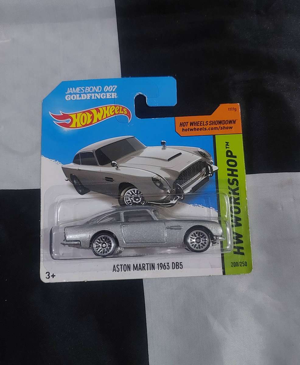 HOT WHEELS ASTON MARTIN 1963 DBS (007 GOLDFINGER)