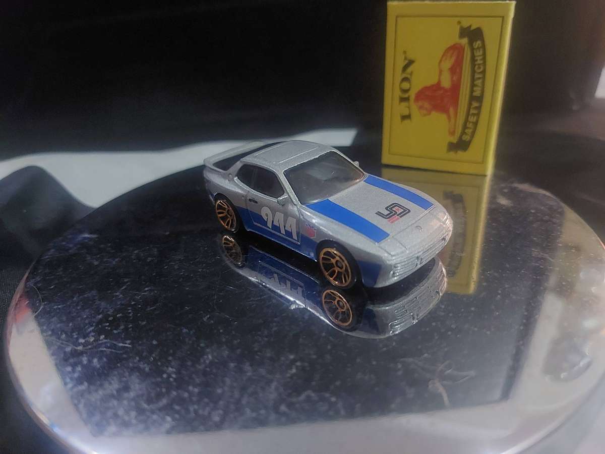 Hot Wheels '89 Porsche 944 Turbo