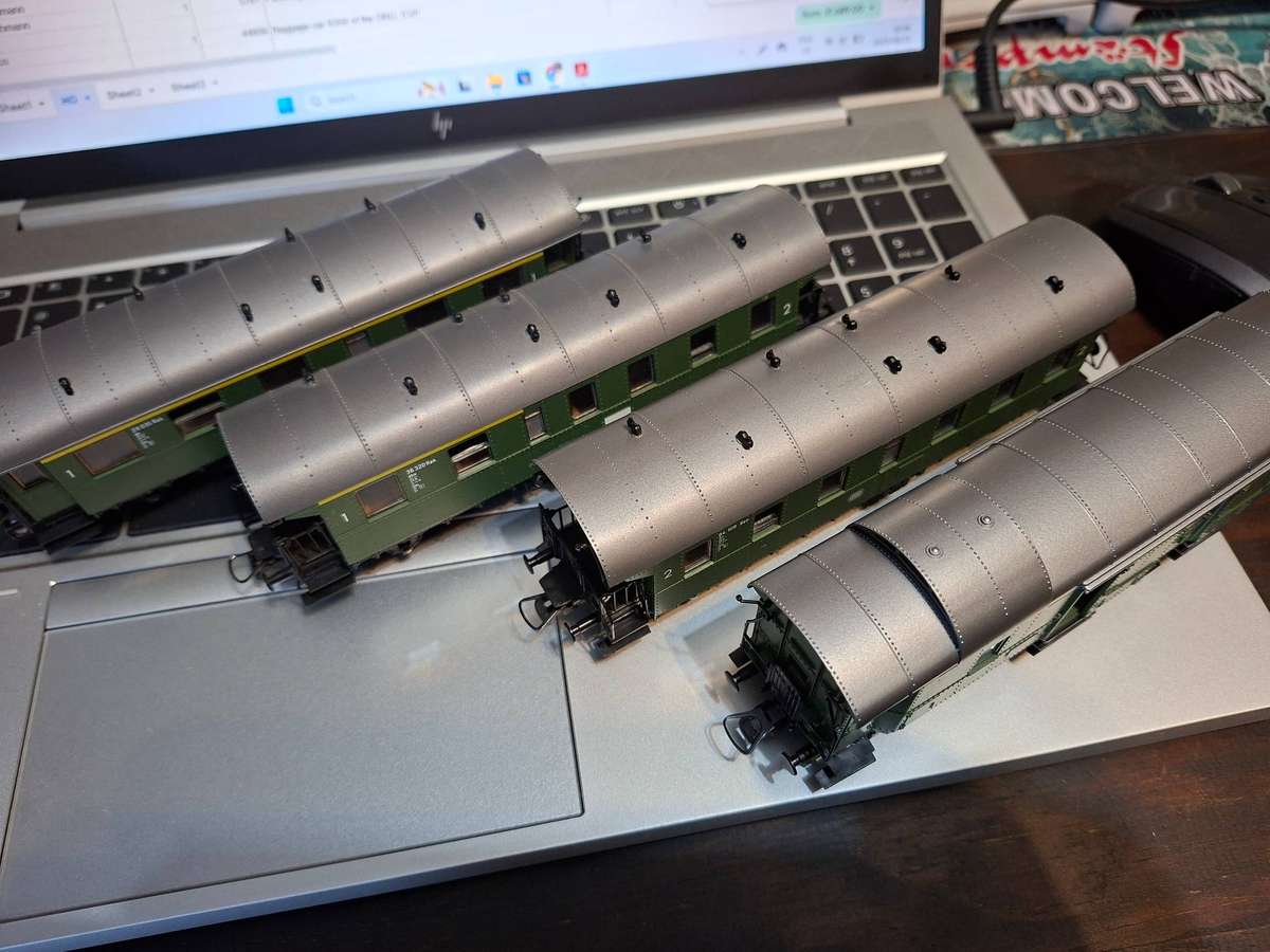 Roco Passenger Set Donnerbüchse, DB