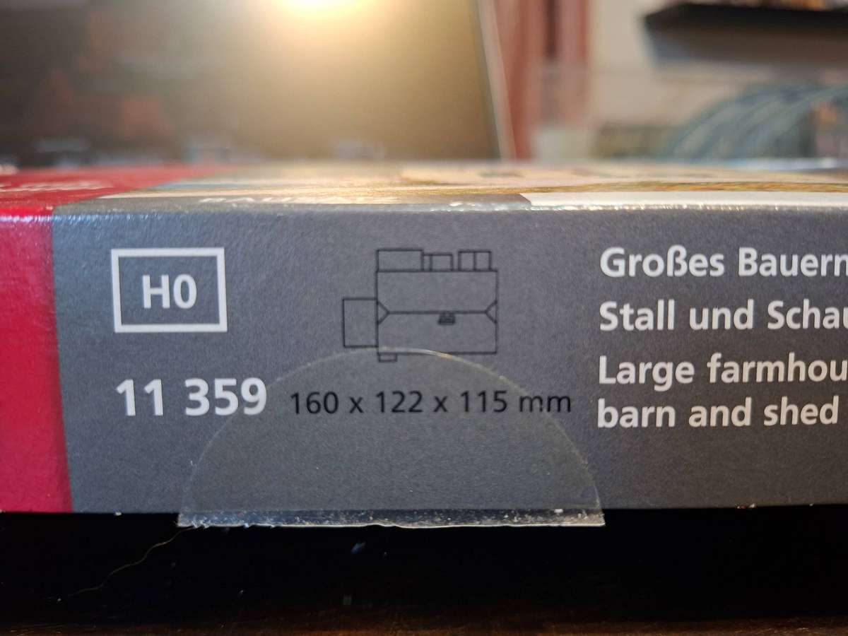 Auhagen 11359 Gauge H0 Large farmhouse with barn and shed