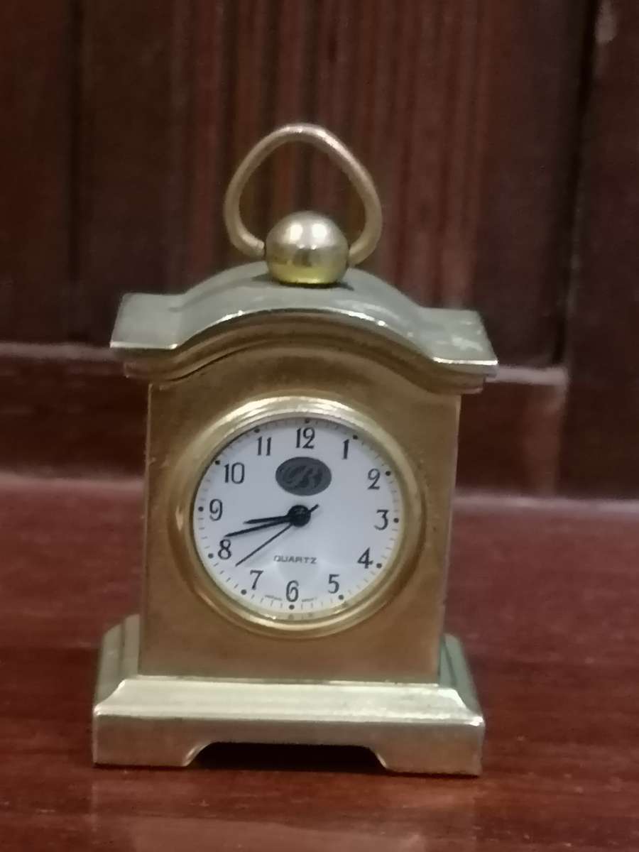 Minuture BLUE TRAIN CLOCK