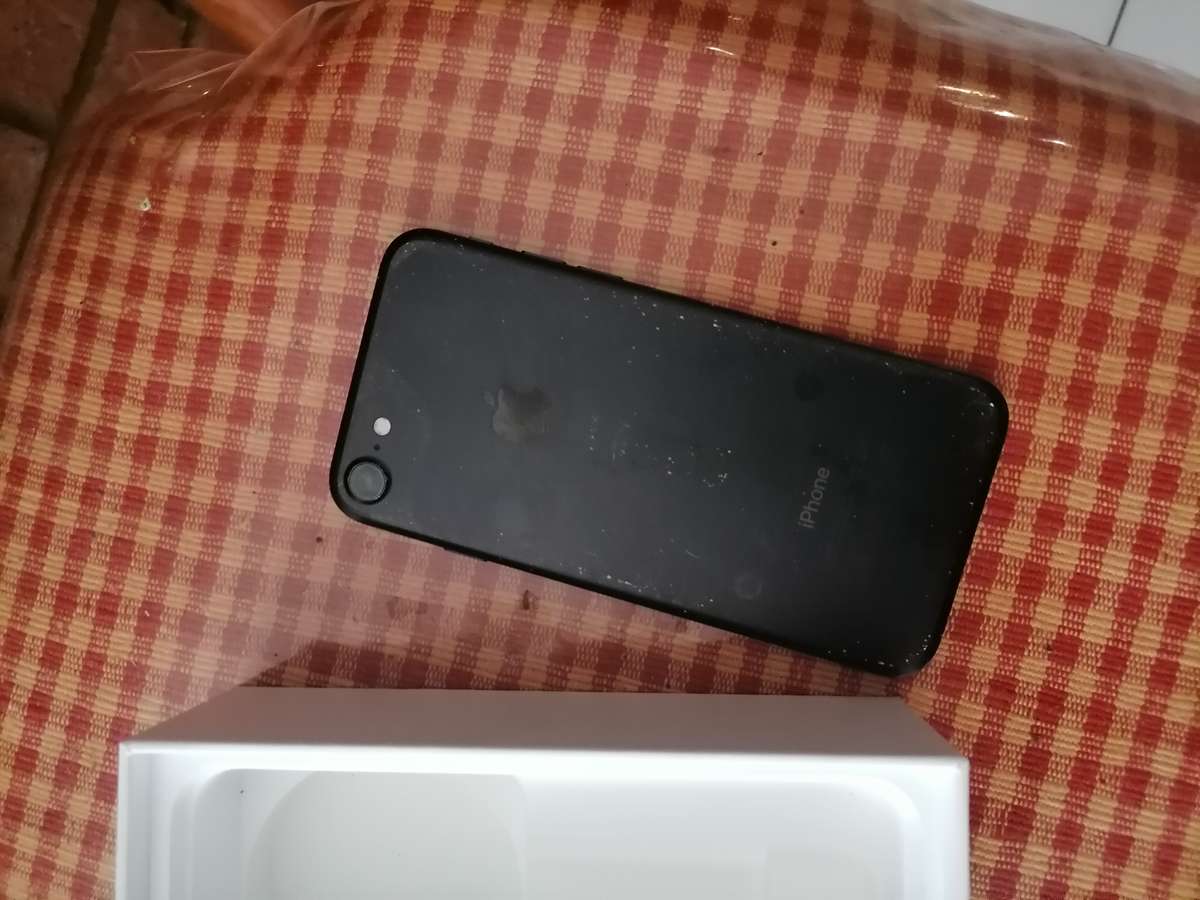 IPHONE 7 128G IN BOX