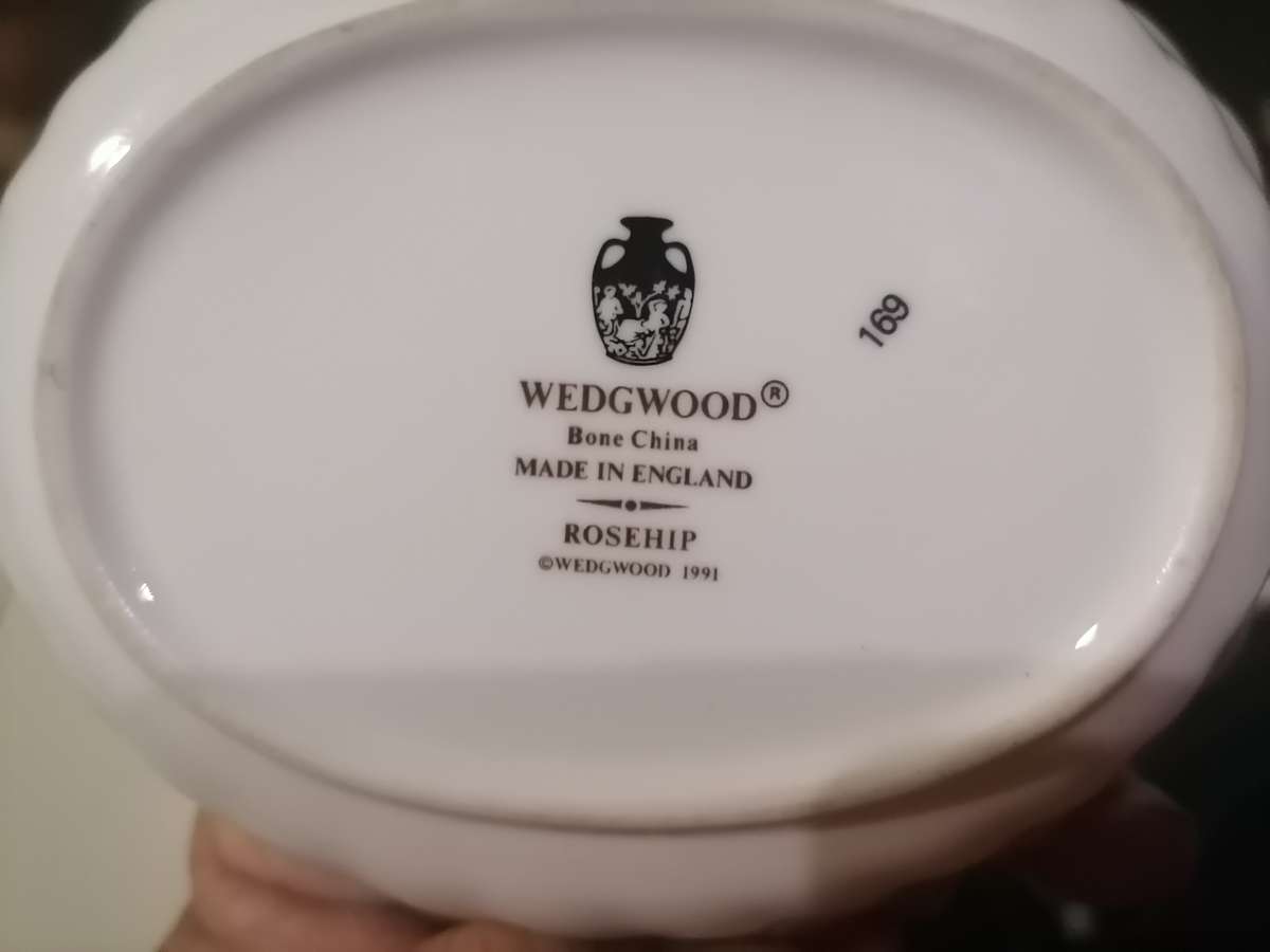 PORCELAIN CANDY HOLDER