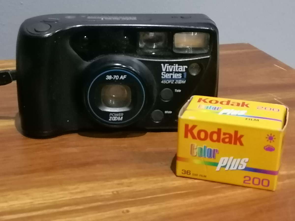 Vintage VIVITAR SERIES CAMERA + Rare Kodak film ( still boxed )