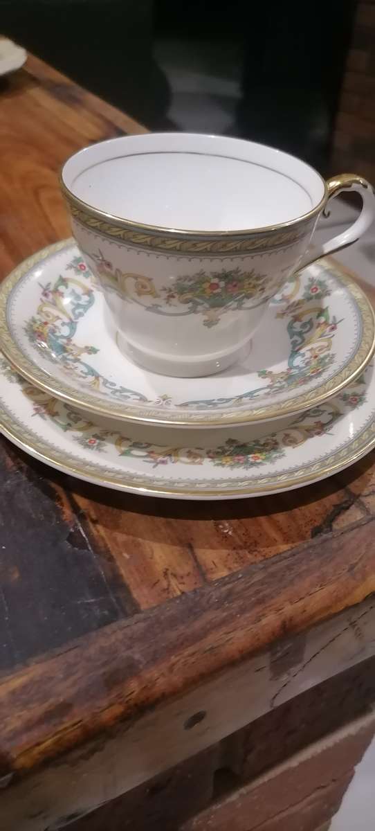 AYNSLEY HENSLEY TRRIO