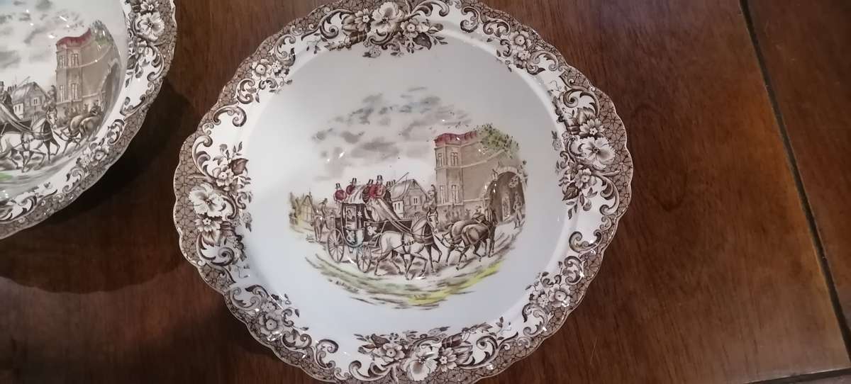 2 x HAND ENGRAVING JOHNSON BROS SERVING PORCELAIN DISHES