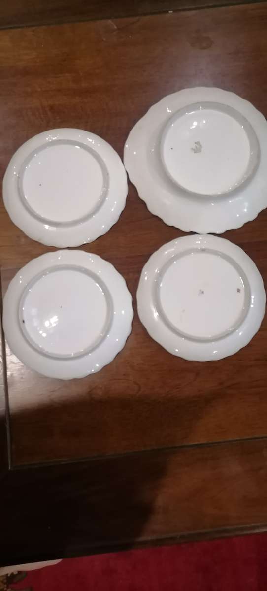 4 x VINTAGE HEAVY PORCELAIN HAND PAINTED FISH PLATES