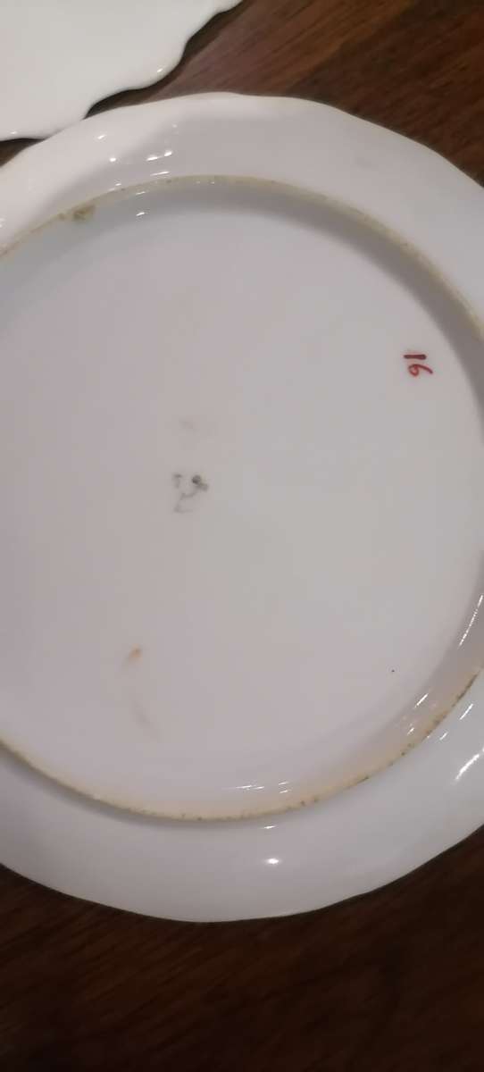 4 x VINTAGE HEAVY PORCELAIN HAND PAINTED FISH PLATES