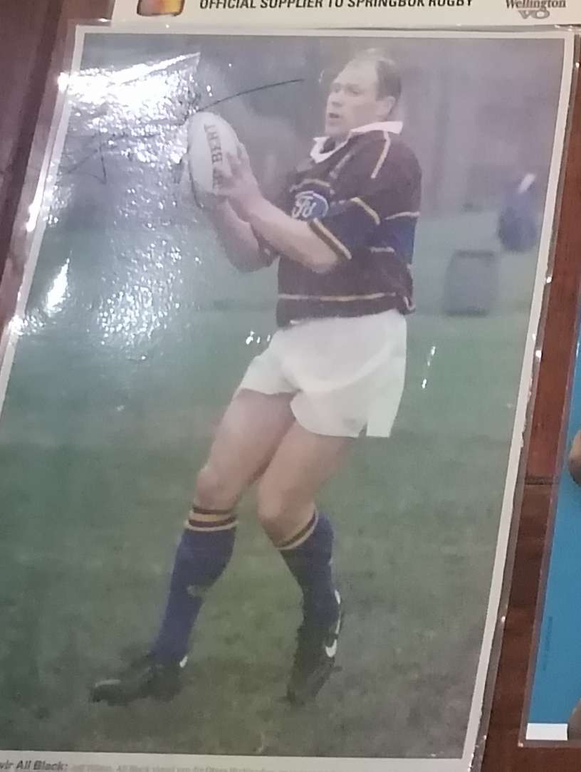 5 X ORIGINAL HAND SIGHNED RUGBY PLAYER PICS