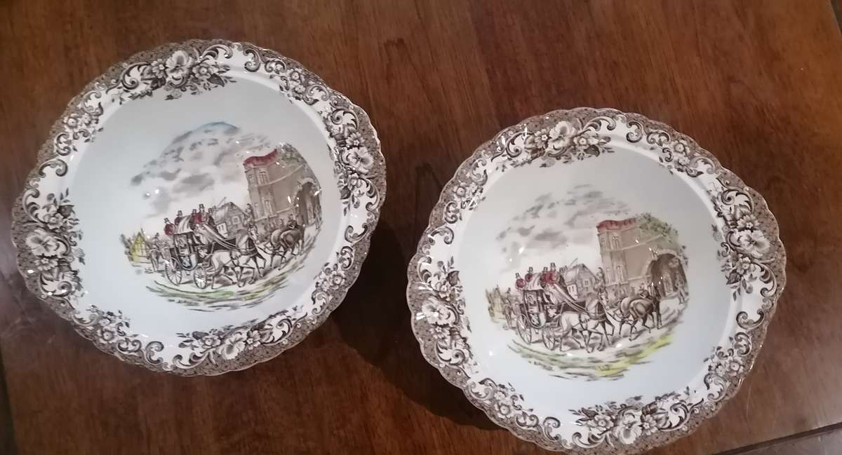 2 x HAND ENGRAVING JOHNSON BROS SERVING PORCELAIN DISHES