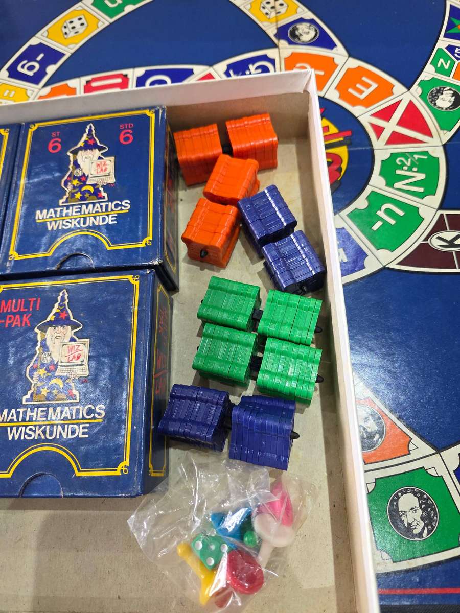EDUCATIONAL QUESTION AND ANSWER BOARD GAME FOR THE WHOLE FAMILY (FULLY BILINGUAL) 2-6 PLAYERS