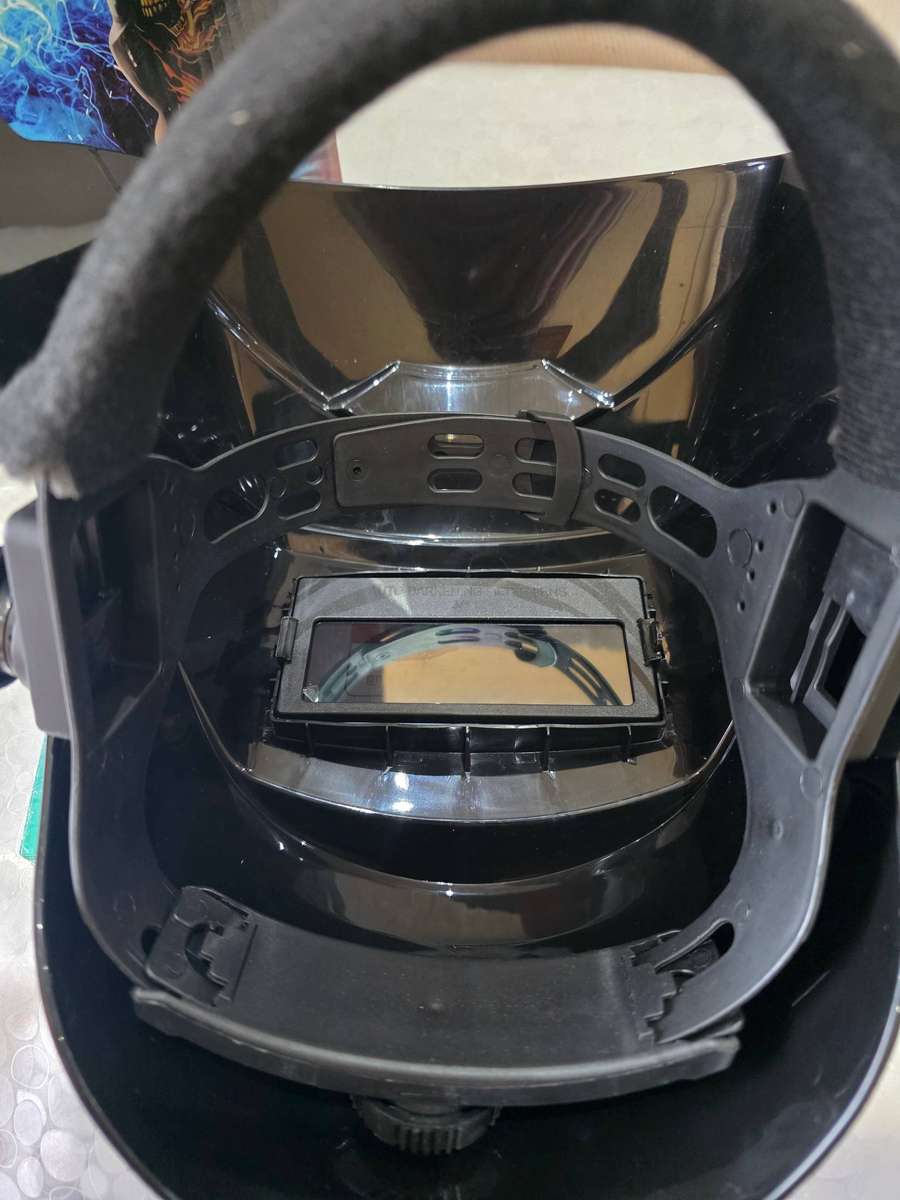 AUTO DARK WELDING HELMET(*SOLAR POWER LENS)