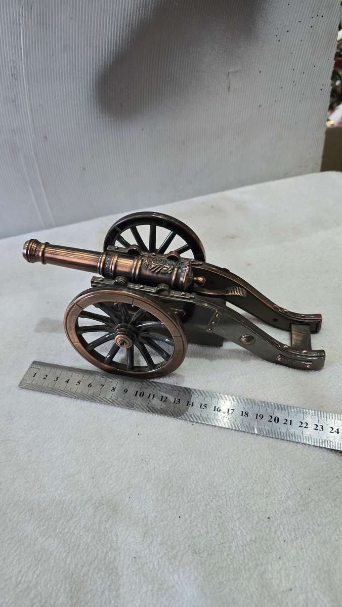 BATTERY OPERATED CIGARETTE LIGHTER CANNON