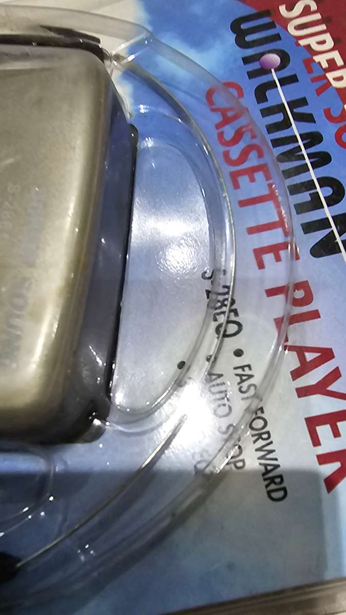 WALKMAN CASSETTE PLAYER WITH HEADPHONE(3 BAND)