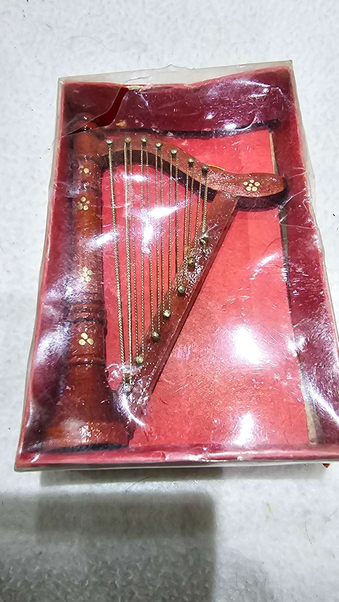 MINIATURE WOODEN HARP(DISPLAY ITEM)