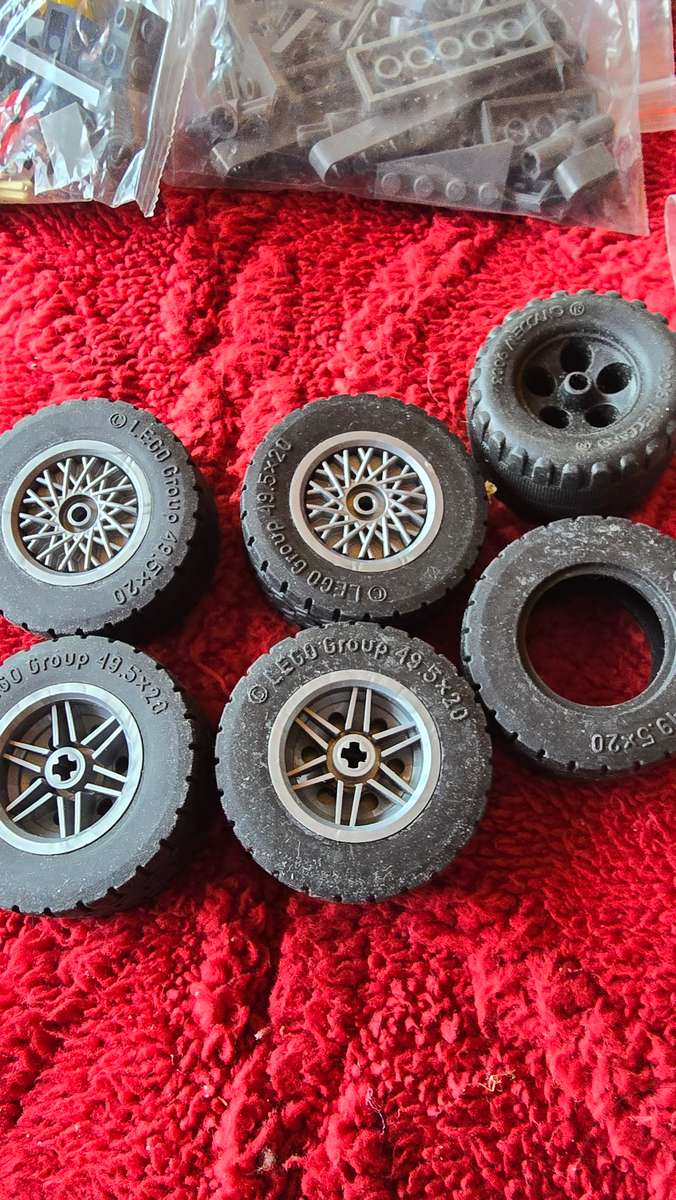 JAMES BOND ASTON MARTIN DB5 LEGO CREATOR BUILDING BLOCKS-SEE DESCRIPTION