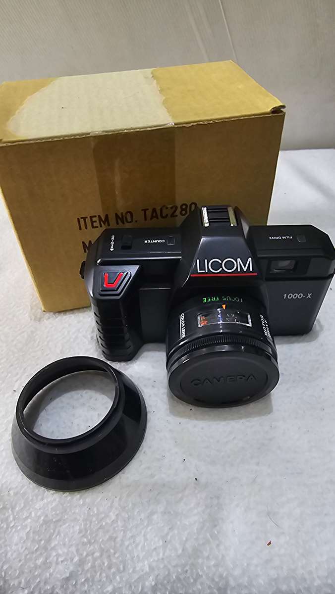 LIVON FOCUS FREE COLOR LENS CAMERA(MADE IN TAIWAN)